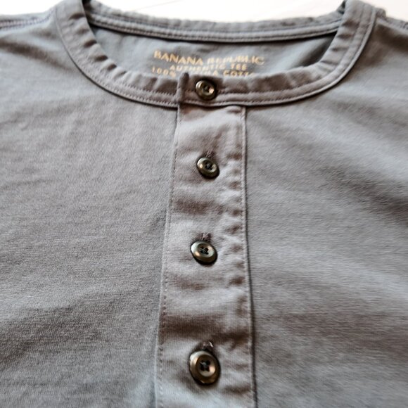 Banana Republic | SUPIMA® Cotton Henley T-Shirt | Size Large - Picture 11 of 11